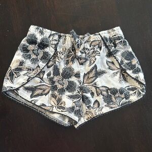 Old Navy Black and Cream Relaxed Fit Shorts